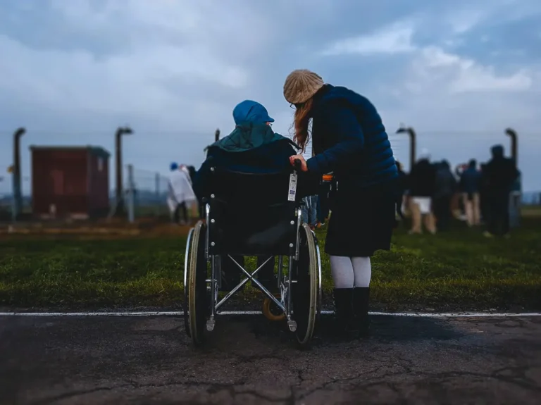 Falls: Tips to help a loved one